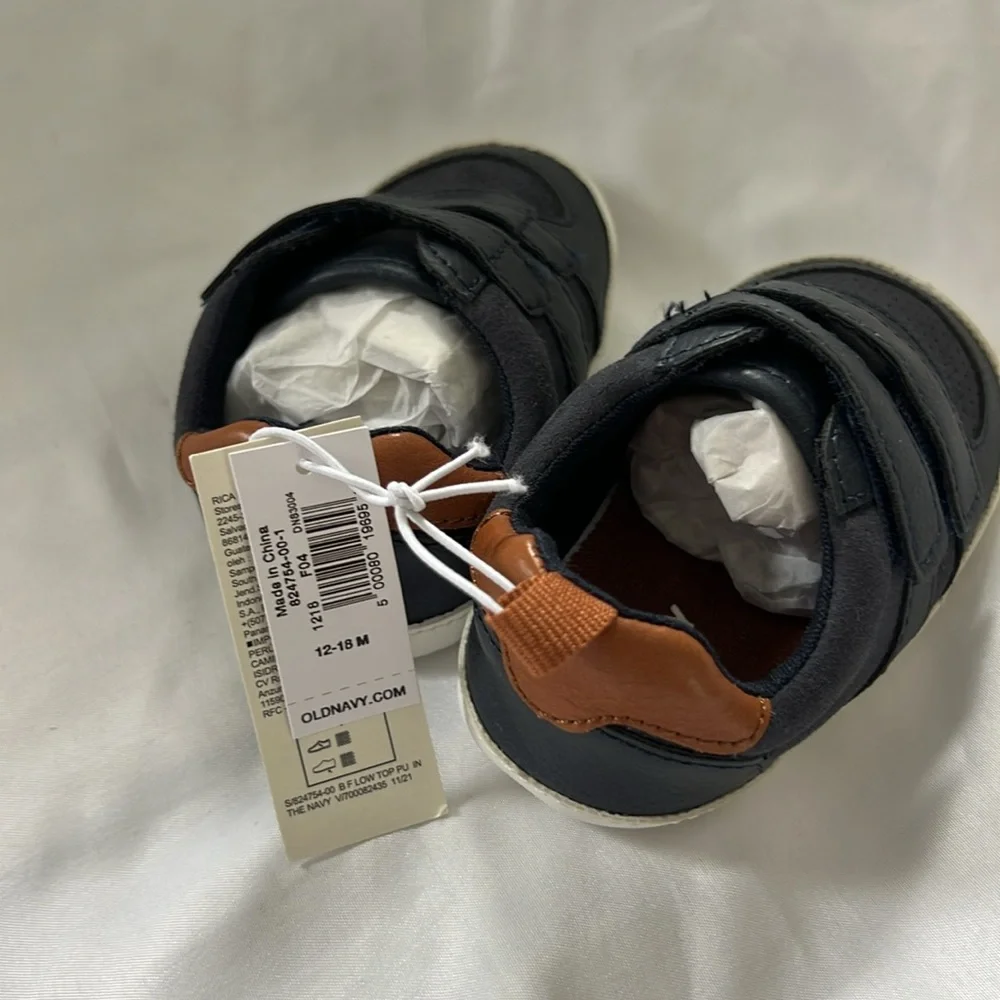 NWT Old Navy Double Strap Baby Sneakers 12-18M